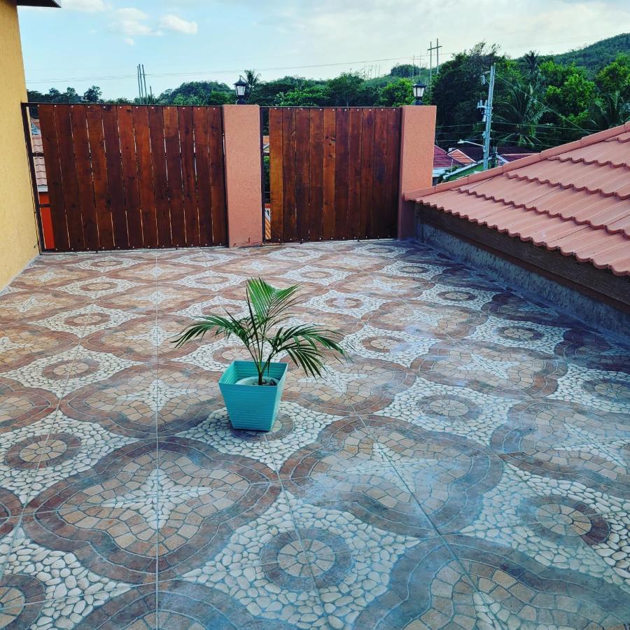 Royal Vybez Vacation Homes Spanish Town Exterior foto