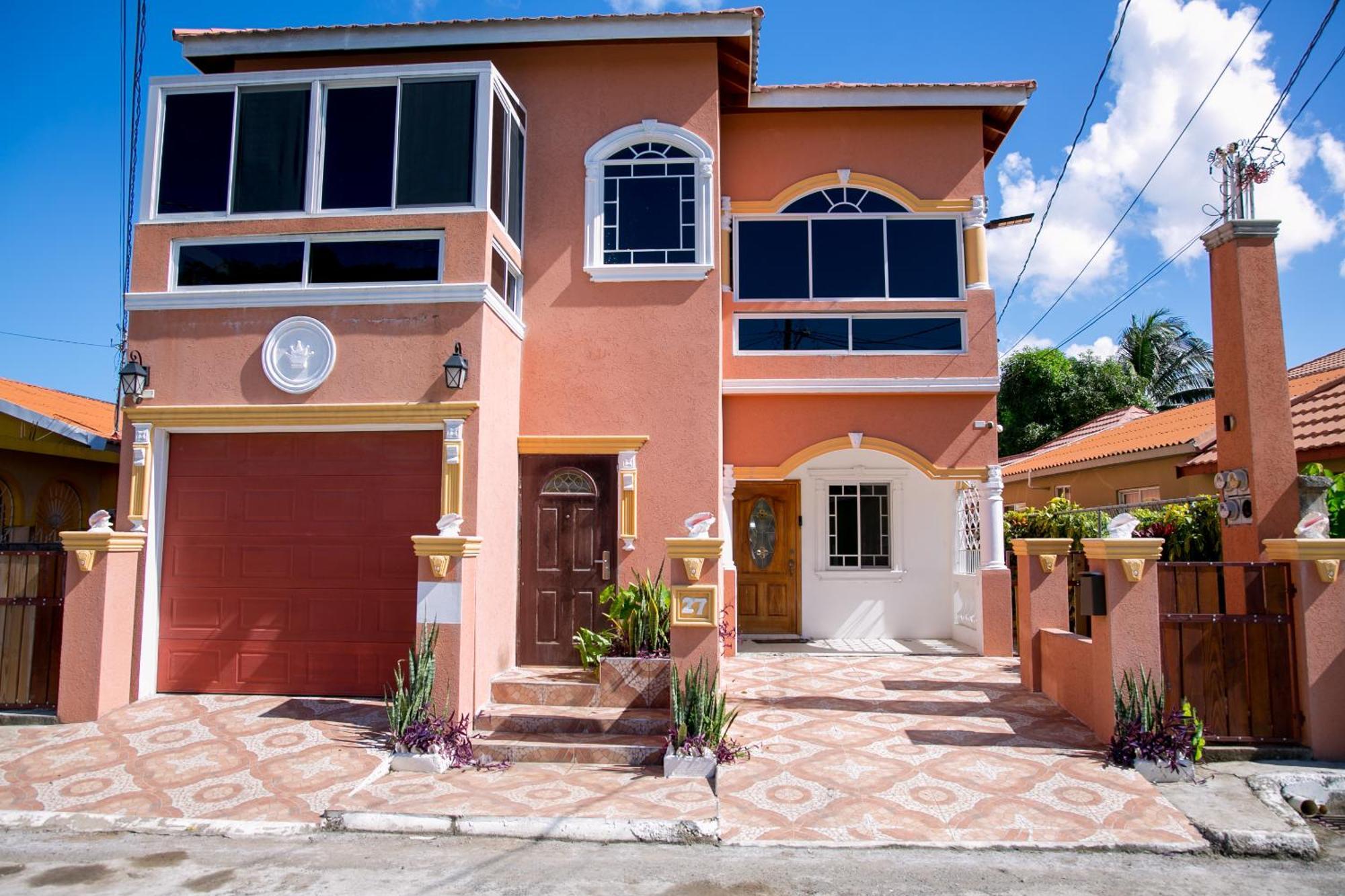 Royal Vybez Vacation Homes Spanish Town Exterior foto